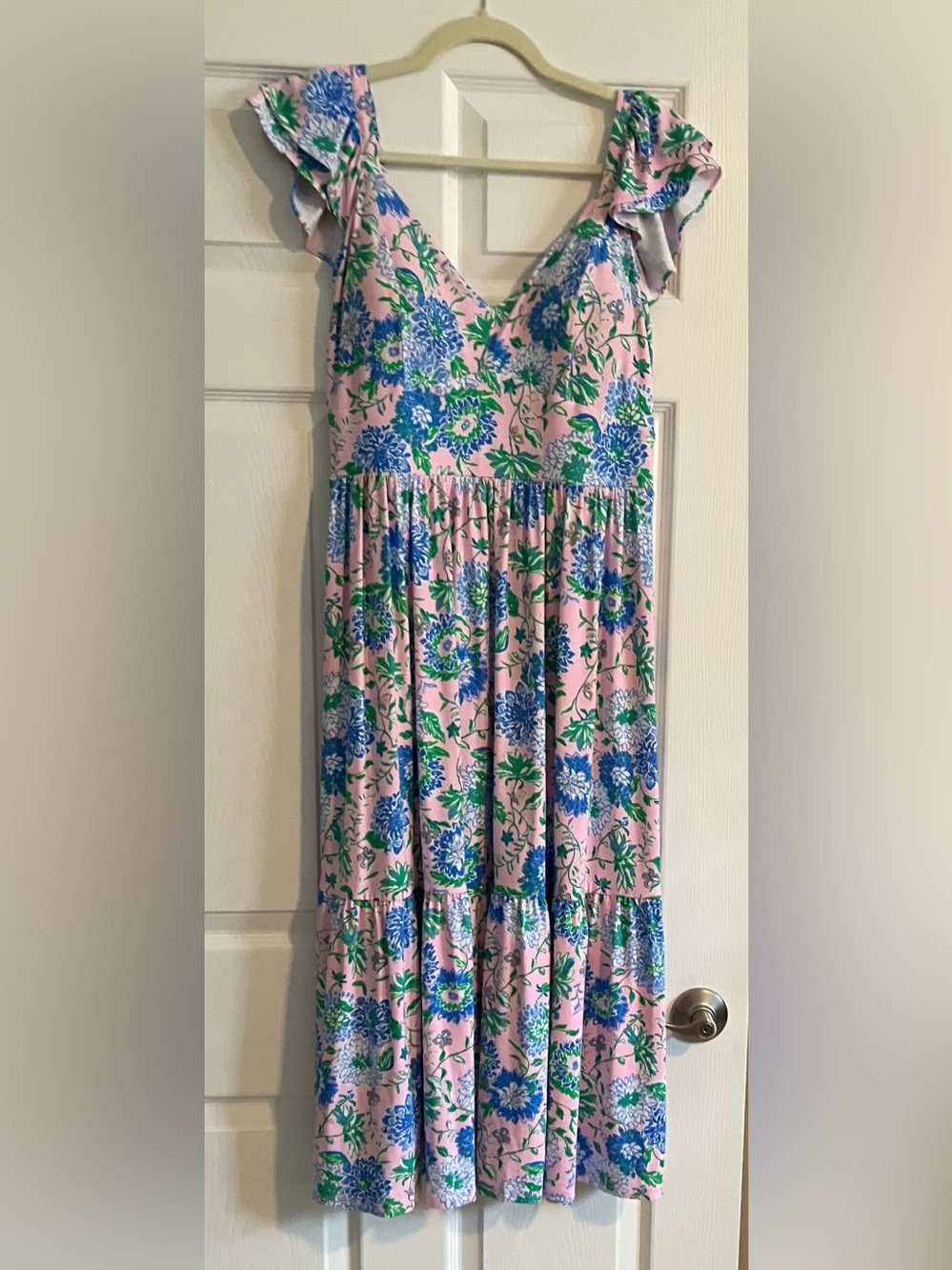 Lilly Pulitzer Pink Floral Maxi Dress with Blue Print. Size 12
No flaws